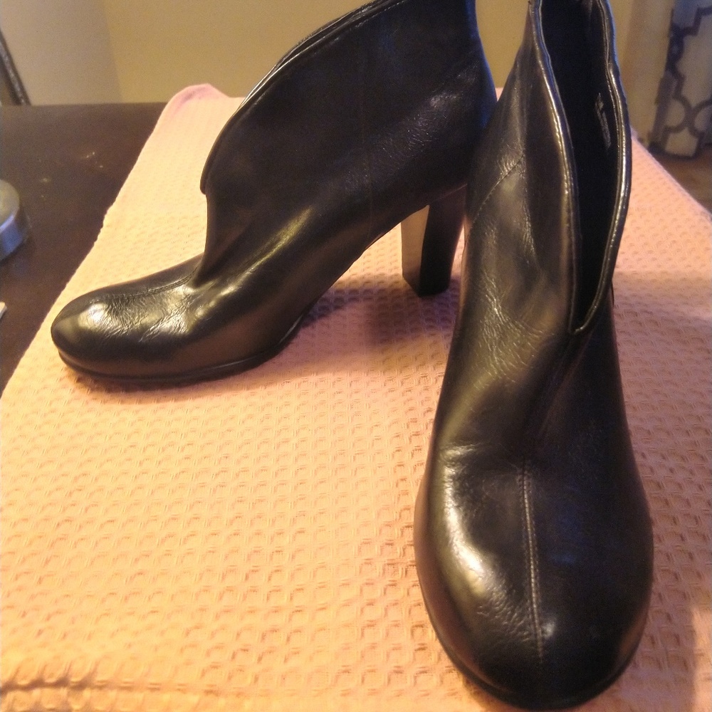 AEROSOLES ANKLE BOOTS WINTERSOLE BLACK  SIZE 7.5"